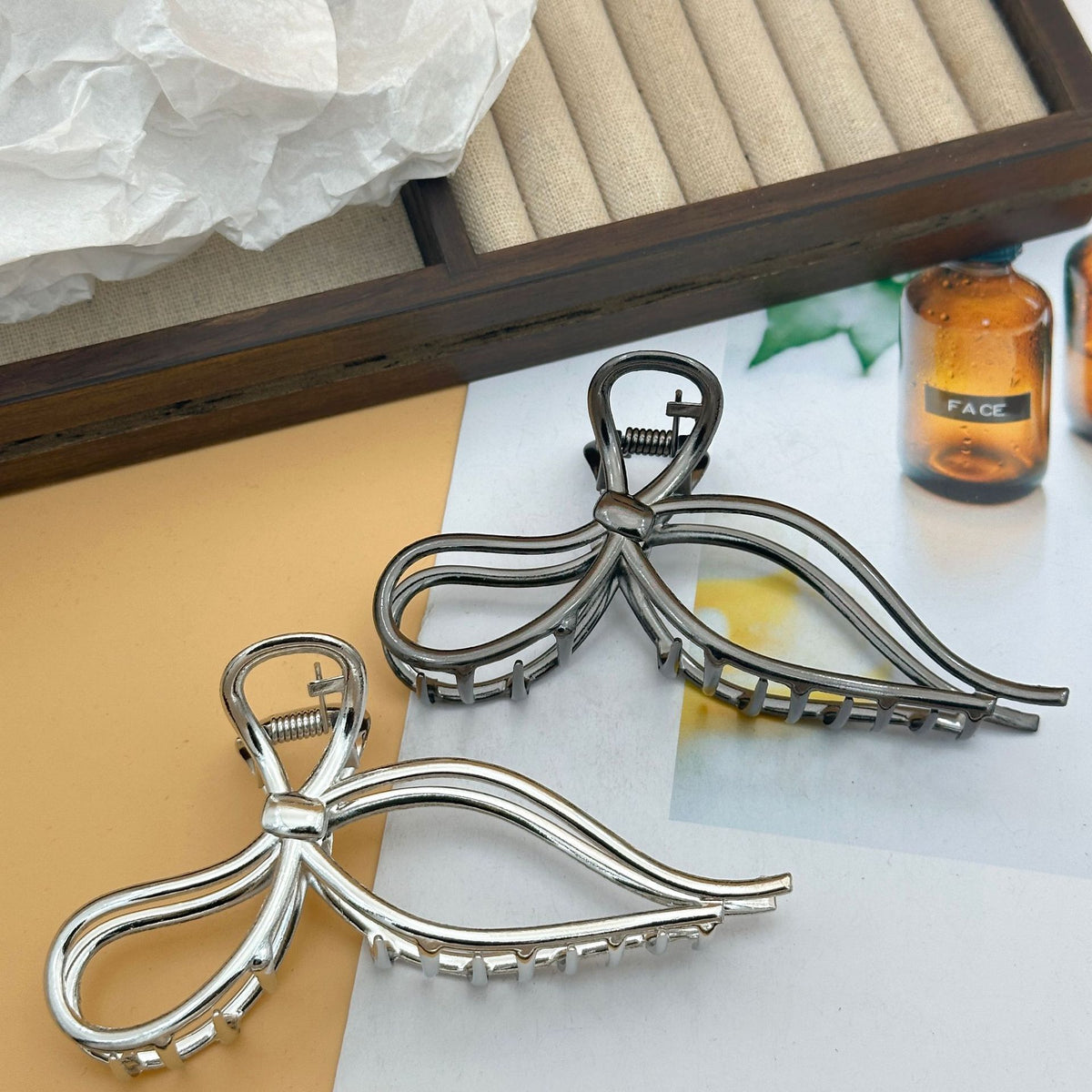 Openwork Bow Metal Hair Claw Clip - view 1