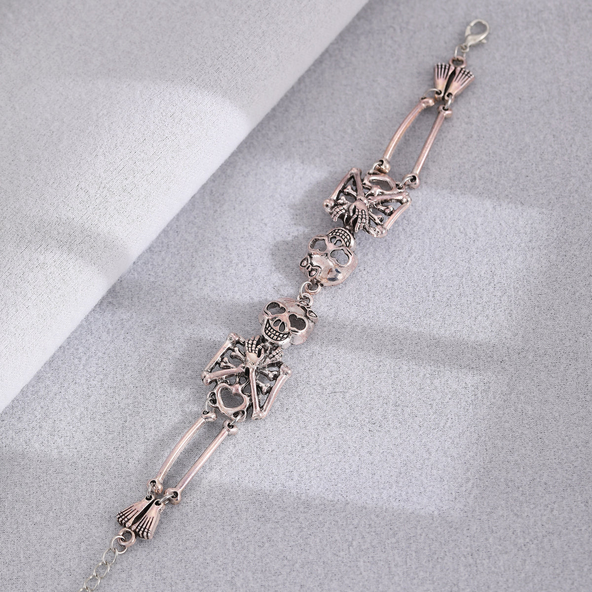 Skull Link Chain Bracelet And Hand Harness - view 2