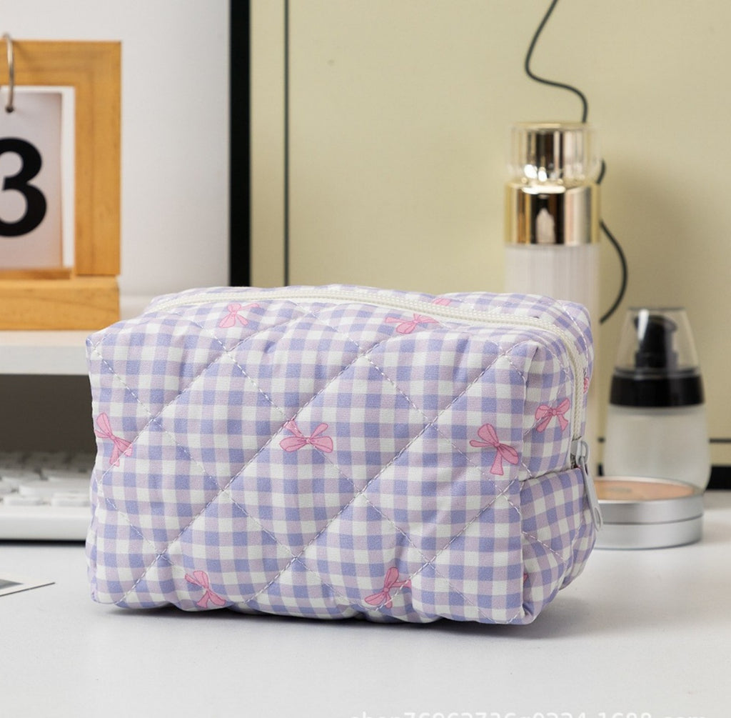 Quilted Boxy Makeup Bag With Zip Closure - NO25