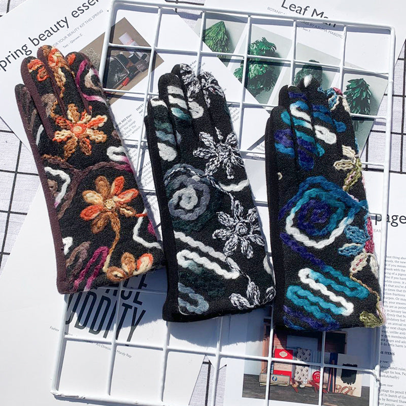 Folk Floral Embroidered Winter Gloves - Black