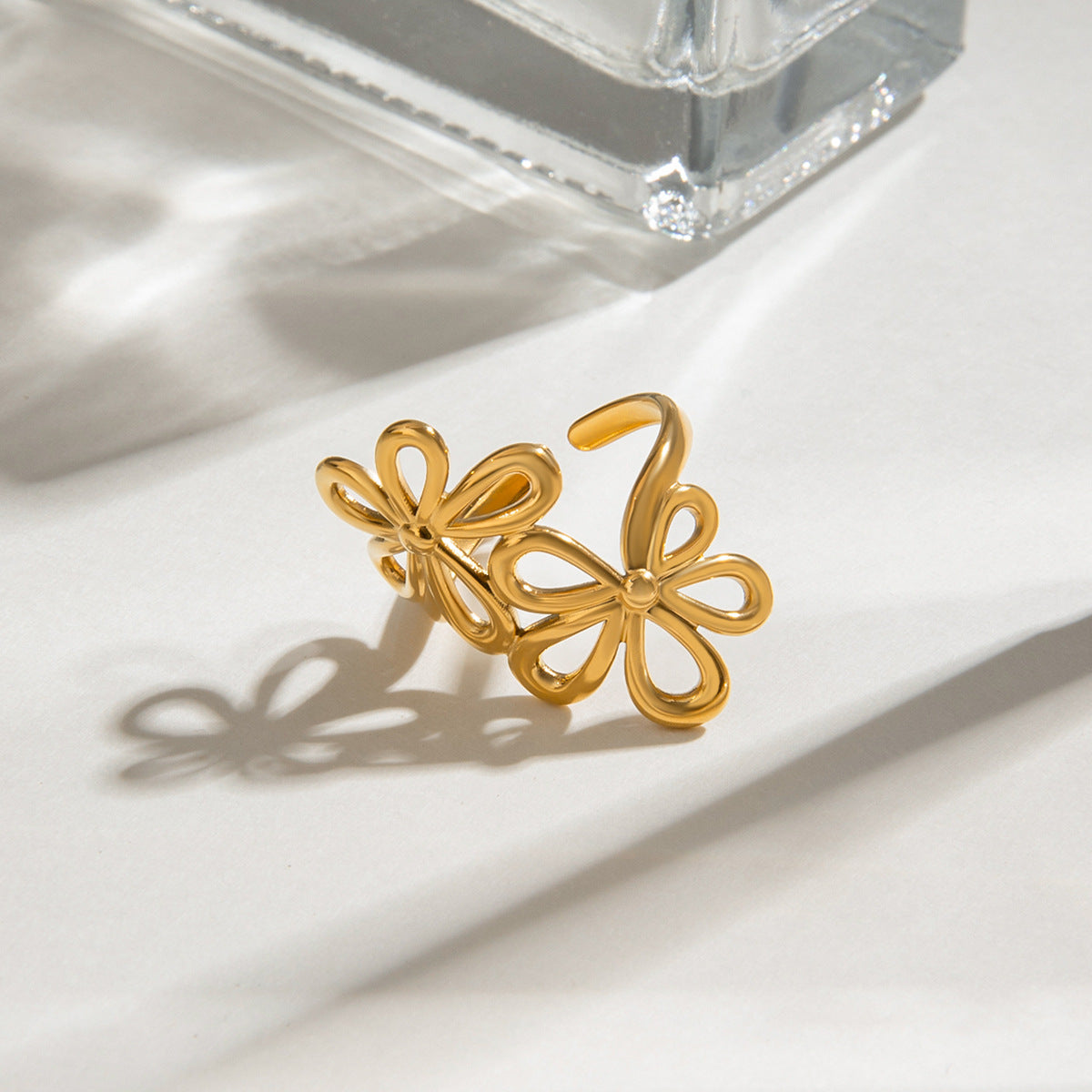 Openwork Daisy Wire Statement Ring - Gold - 3