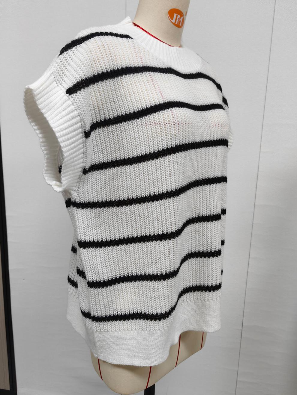 Ribbed Knit Top With Wide Contrast Stripes - White - 3