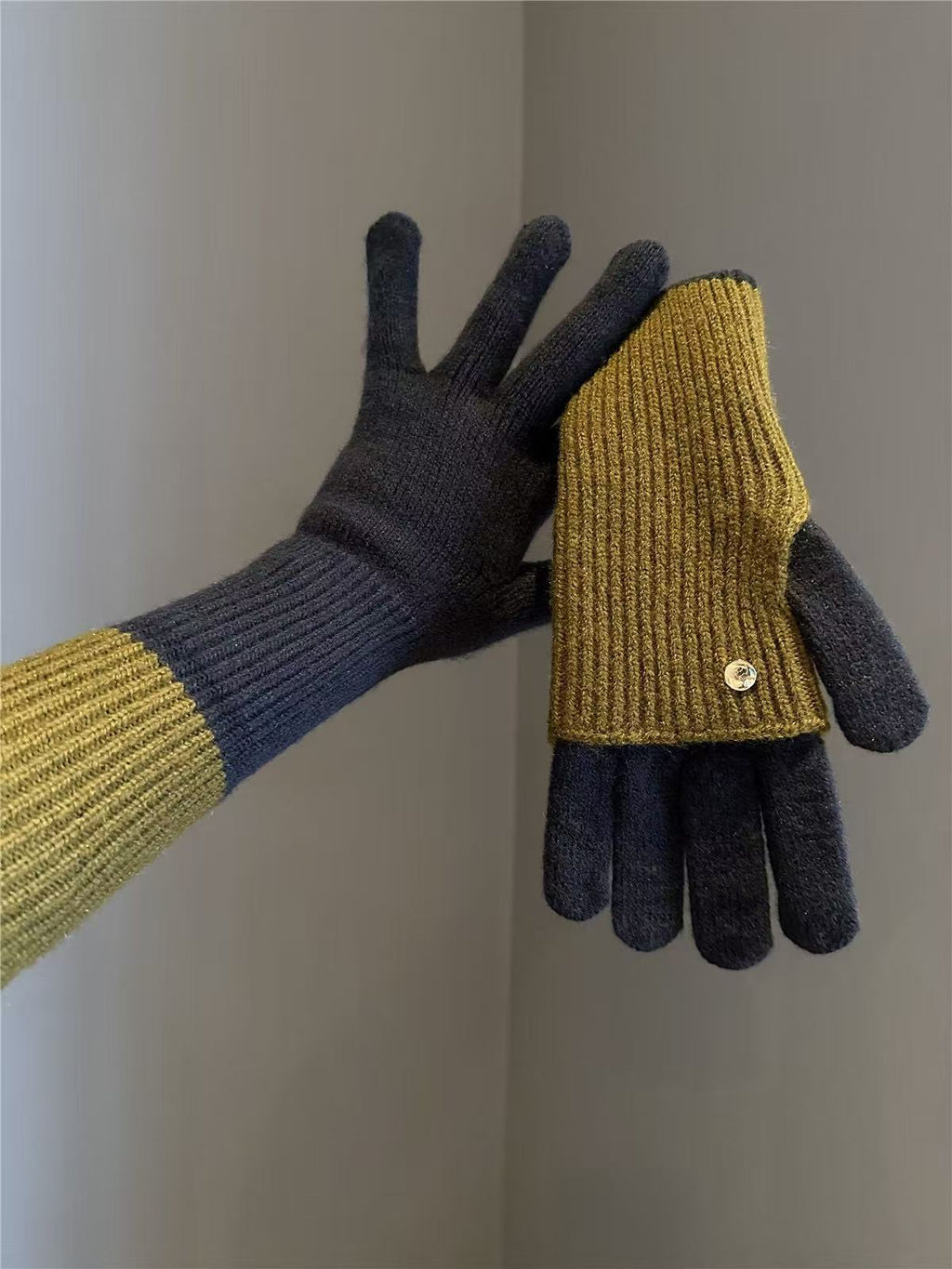Colorblock Fold Over Ribbed Cuff Knit Gloves - DarkGrey