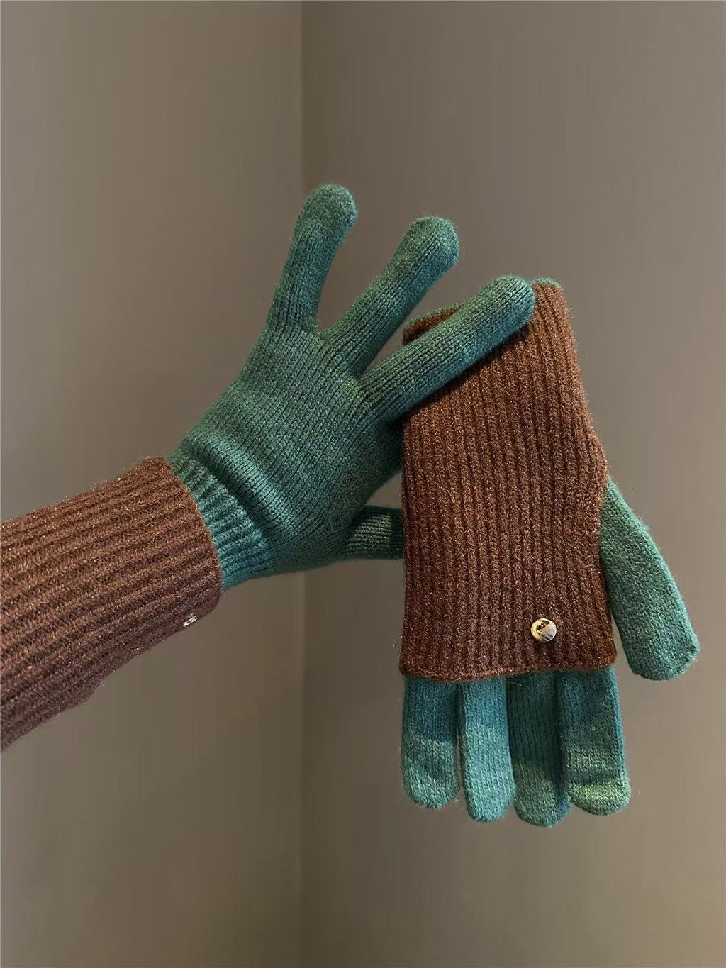 Colorblock Fold Over Ribbed Cuff Knit Gloves - Green