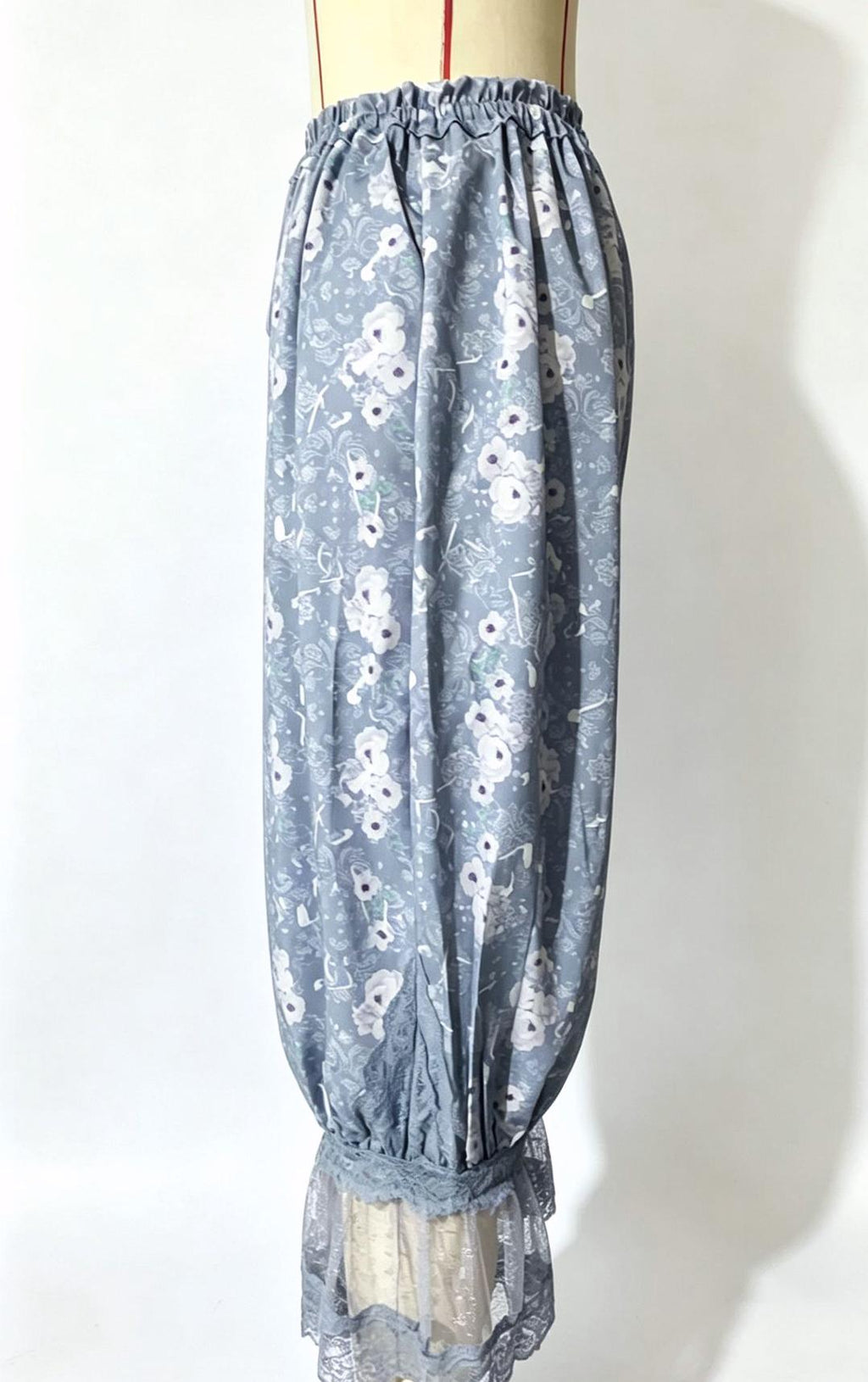 Floral Lace Ruffle Cuff Cropped Bloomer Pants - Blue - 2