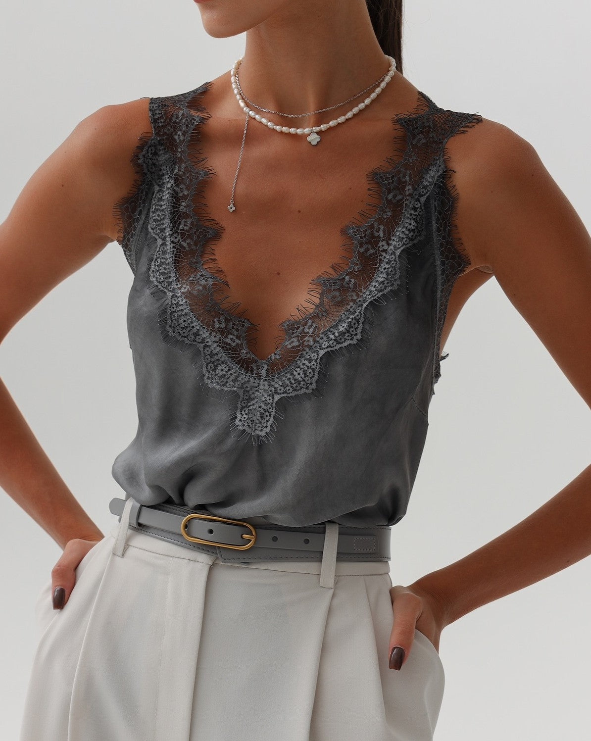 Scalloped Lace V Neck Camisole Tank - Grey