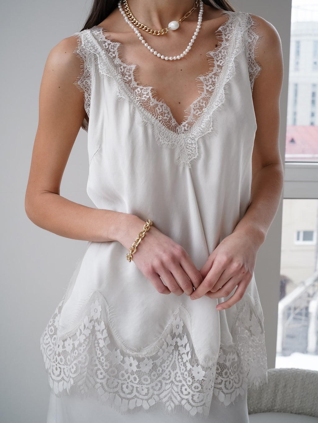 Scalloped Lace V Neck Camisole Tank - White - 1