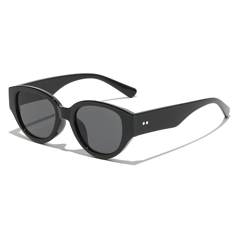 Chunky Oval Frame Retro Sunglasses - Black