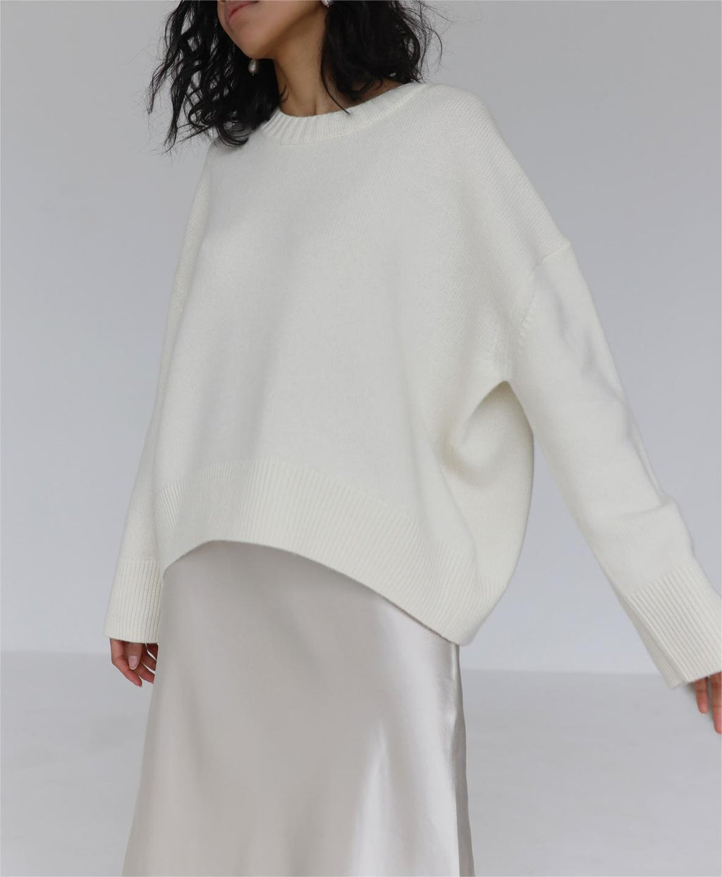 Oversized Crew Neck Side Slit Knit Sweater - white