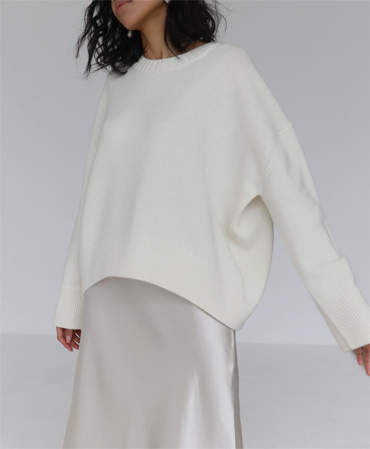 Oversized Crew Neck Side Slit Knit Sweater - white
