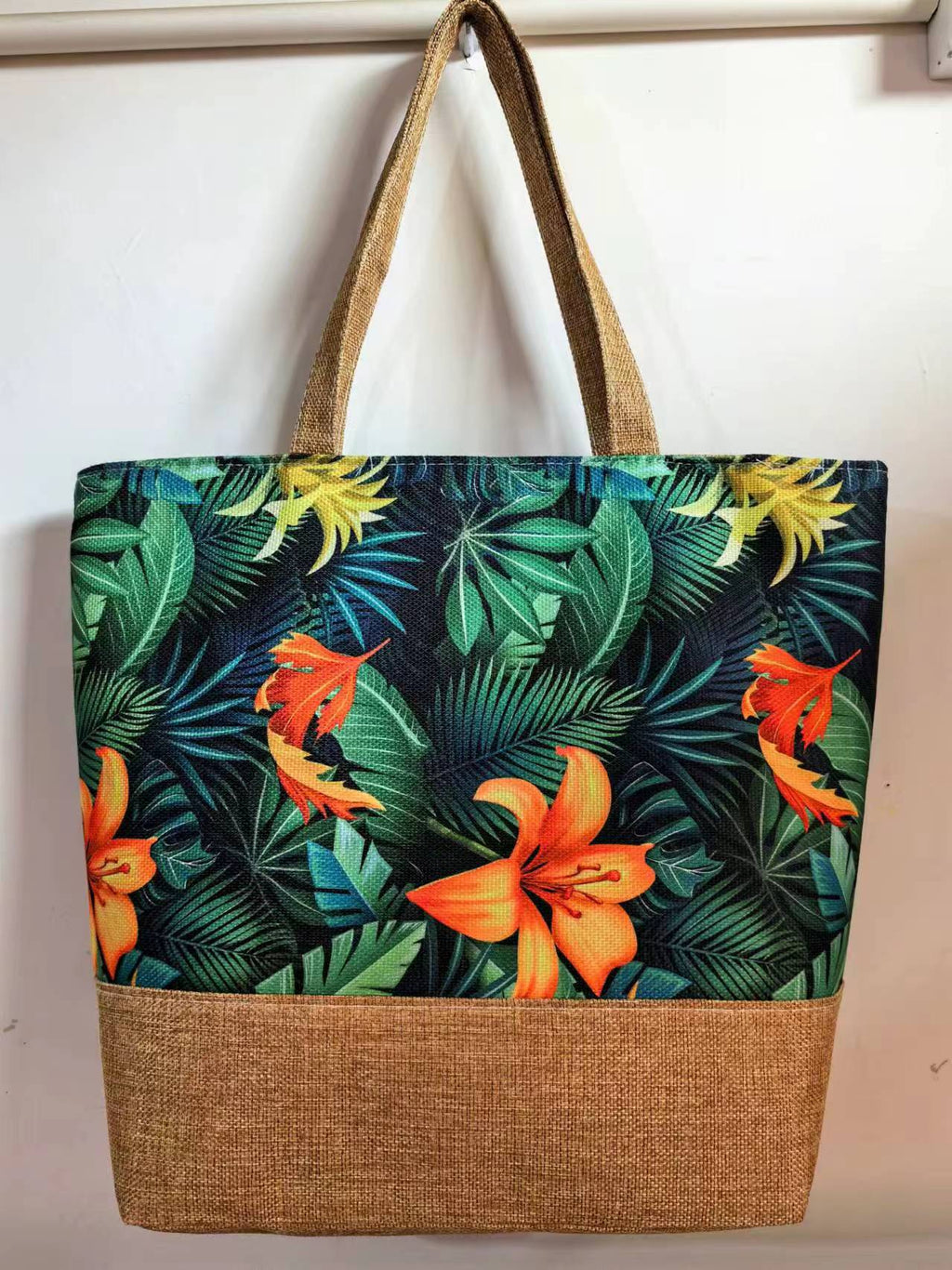 Tropical Leaf Print Jute Trim Tote - BHgreen