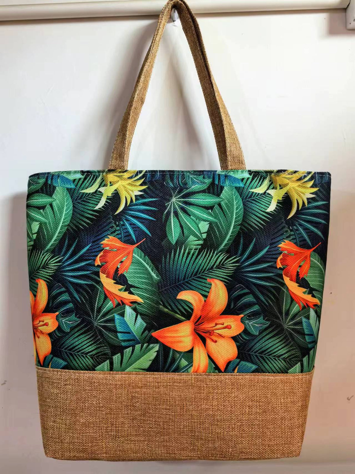 Tropical Leaf Print Jute Trim Tote - BHgreen