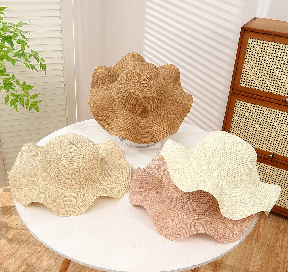 Oversized Wavy Brim Straw Beach Hat