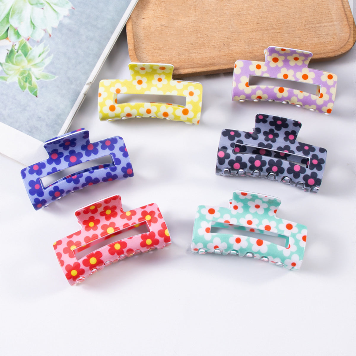 Retro Daisy Print Rectangle Hair Claw