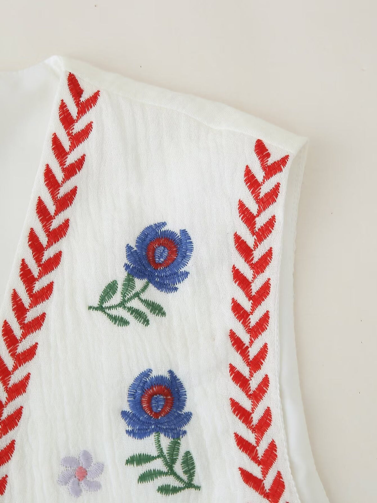 Embroidered Floral Cropped Open Vest - Red - 3