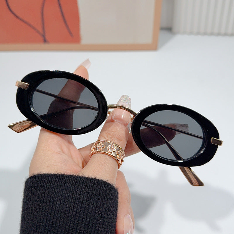 Small Oval Frame Retro Sunglasses - Black