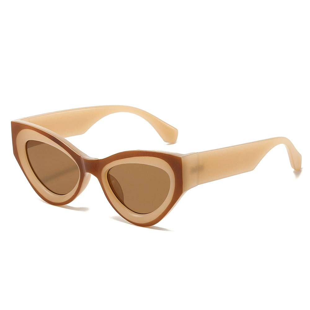 Retro Cat Eye Sunglasses With Two Tone Frames - view 1