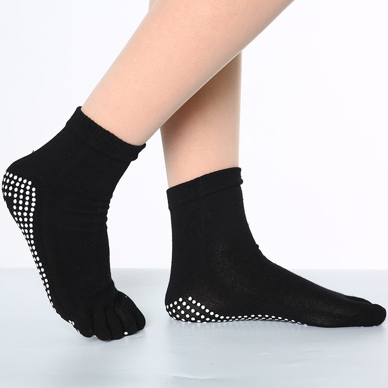 Split Toe Ankle Socks With Grip Sole - Black