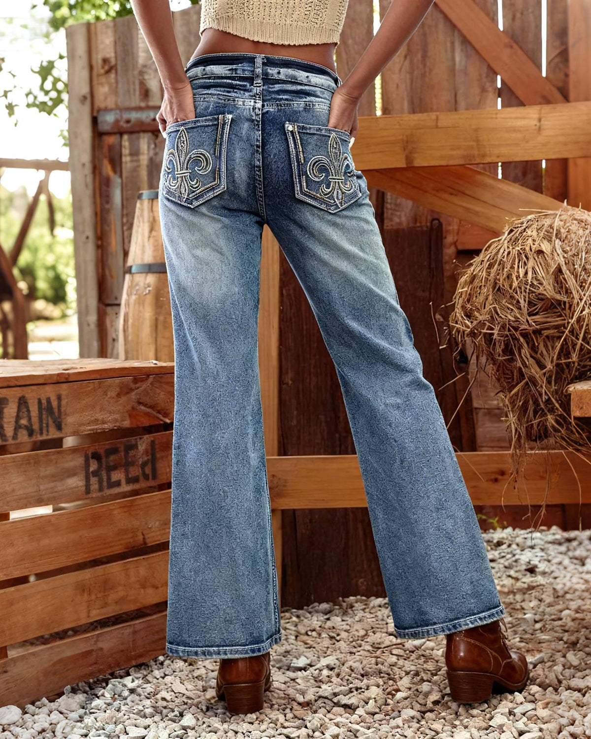 Western Flare Jeans With Stitched Pockets - Blue