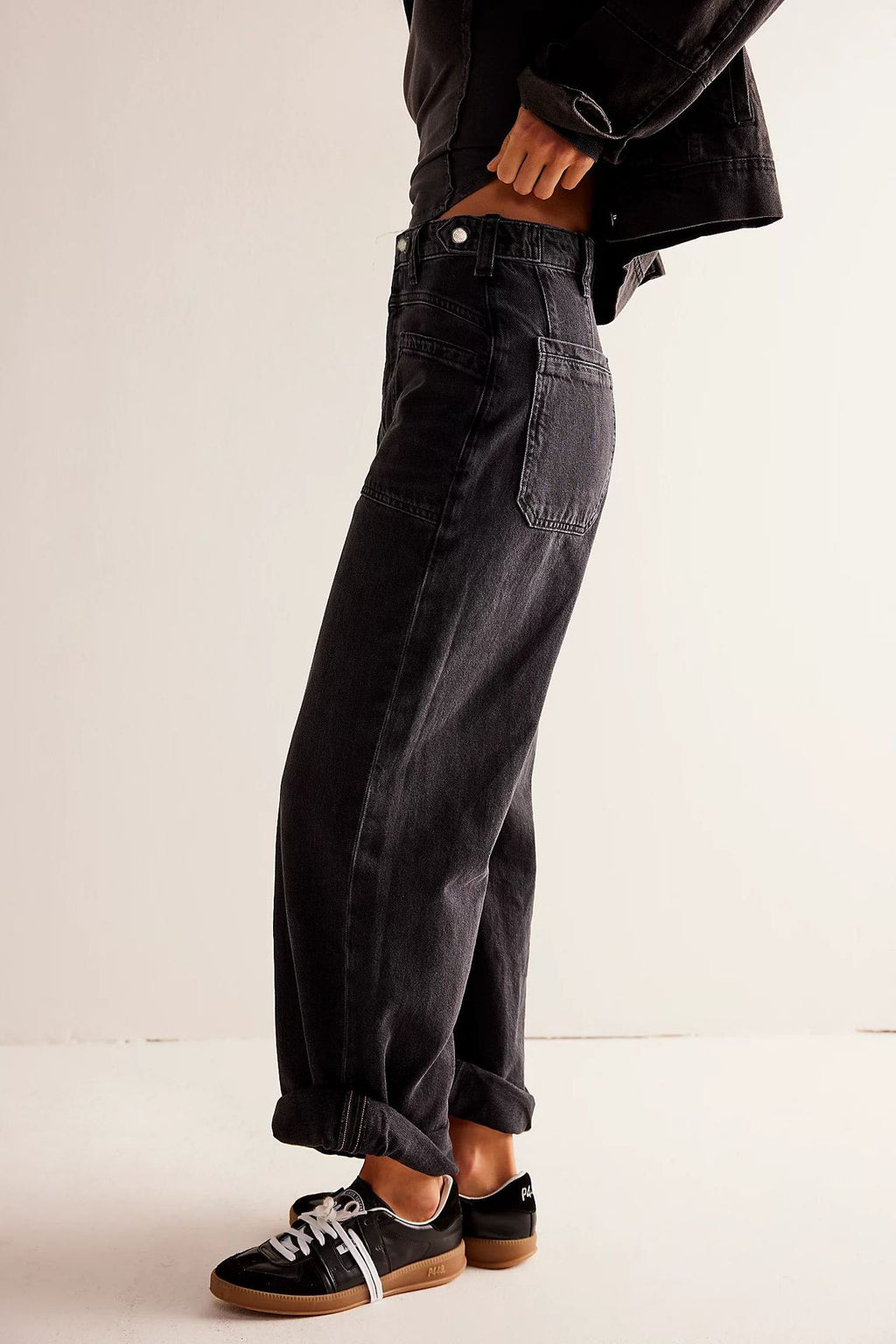 Relaxed Wide Leg Cuffed Hem Jeans - black - 1