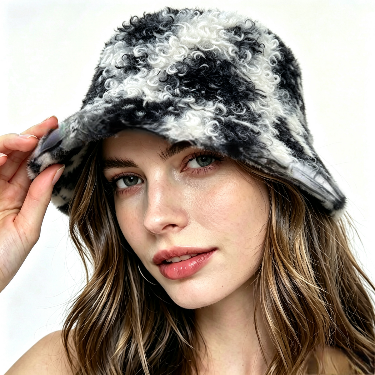Cozy Curly Faux Fur Bucket Hat With Spot Pattern - Black