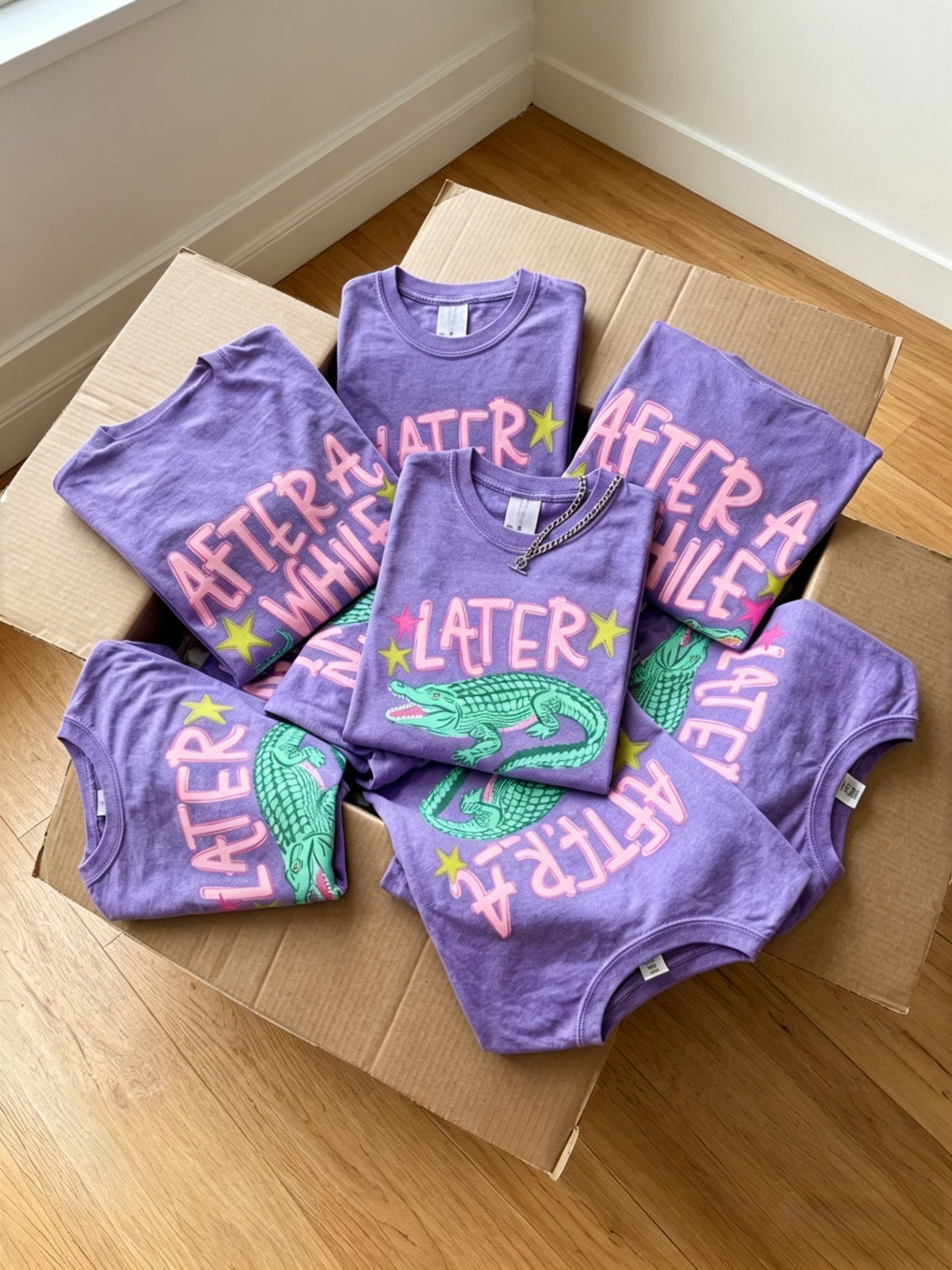 Alligator Graphic Front And Back Cotton Tee - Violet