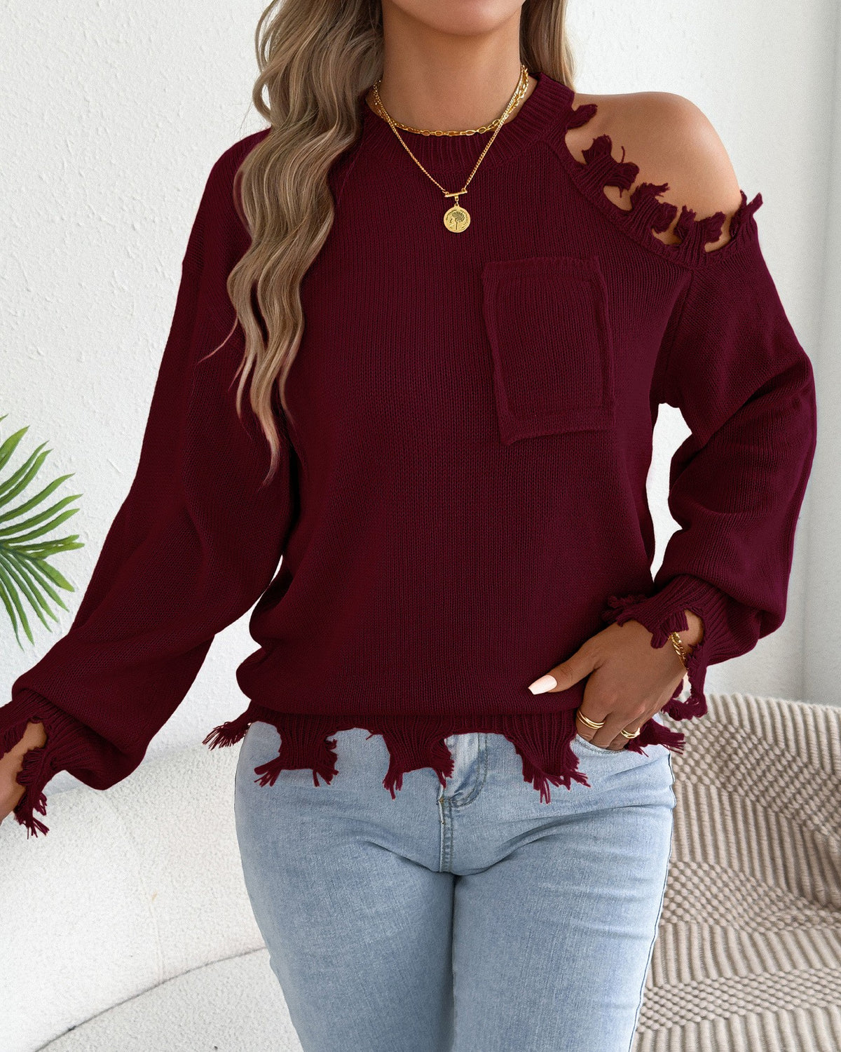 Distressed Cold Shoulder Frayed Hem Knit Sweater - Wine-Red