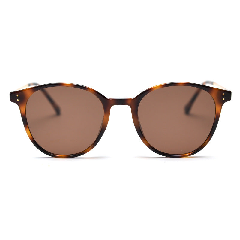 Retro Round Sunglasses With Slim Metal Arms - Decor