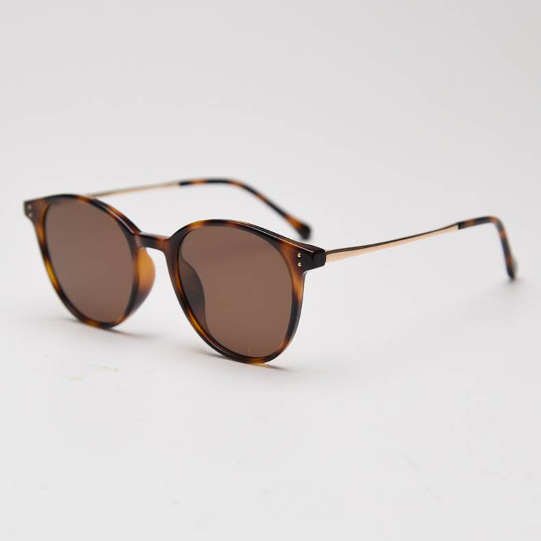 Retro Round Sunglasses With Slim Metal Arms - Decor - 1