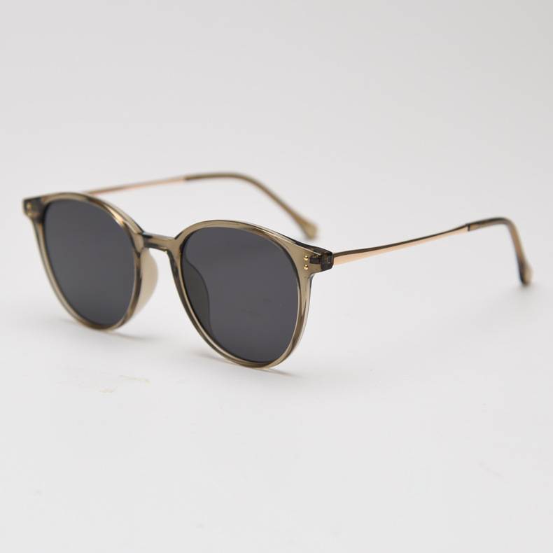 Retro Round Sunglasses With Slim Metal Arms - Green