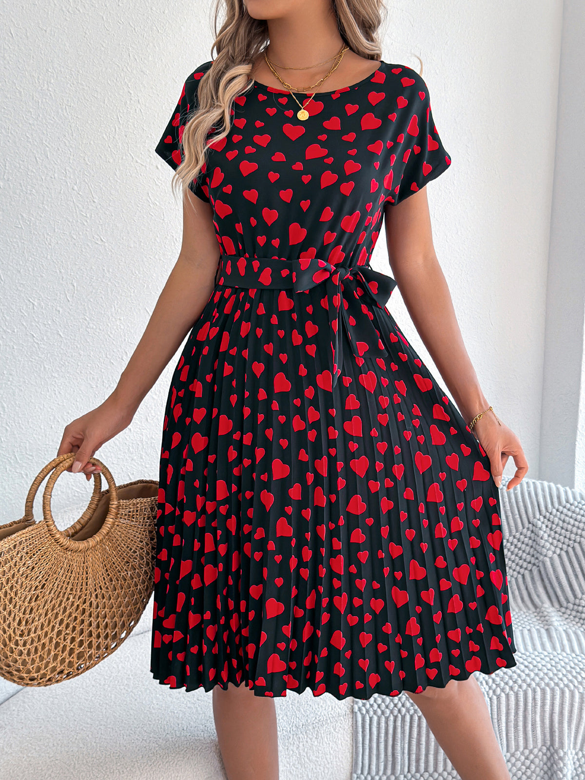 Heart Print Pleated Tie Waist Midi Dress - Black