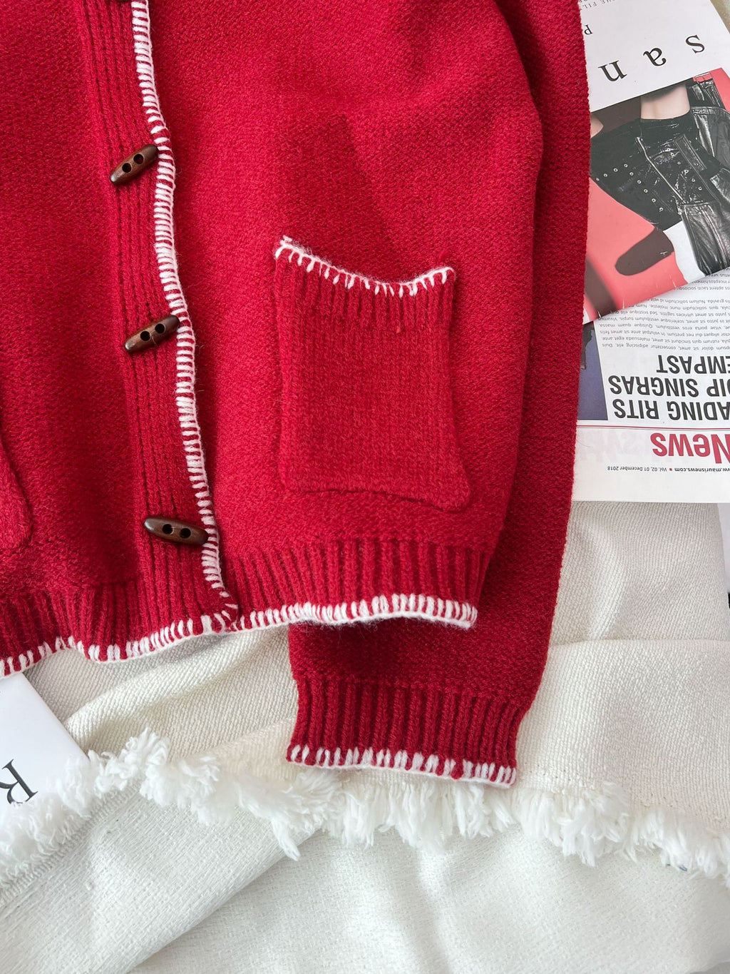 Contrast Trim Crew Neck Knit Cardigan - Red - 2