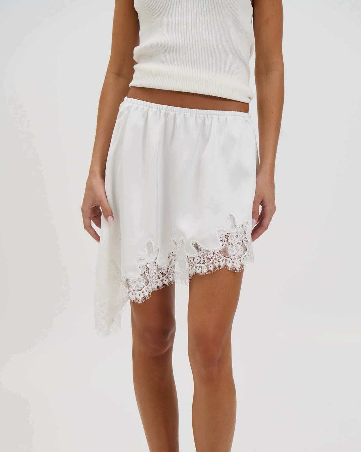Lace Trim Handkerchief Hem Satin Skirt - White