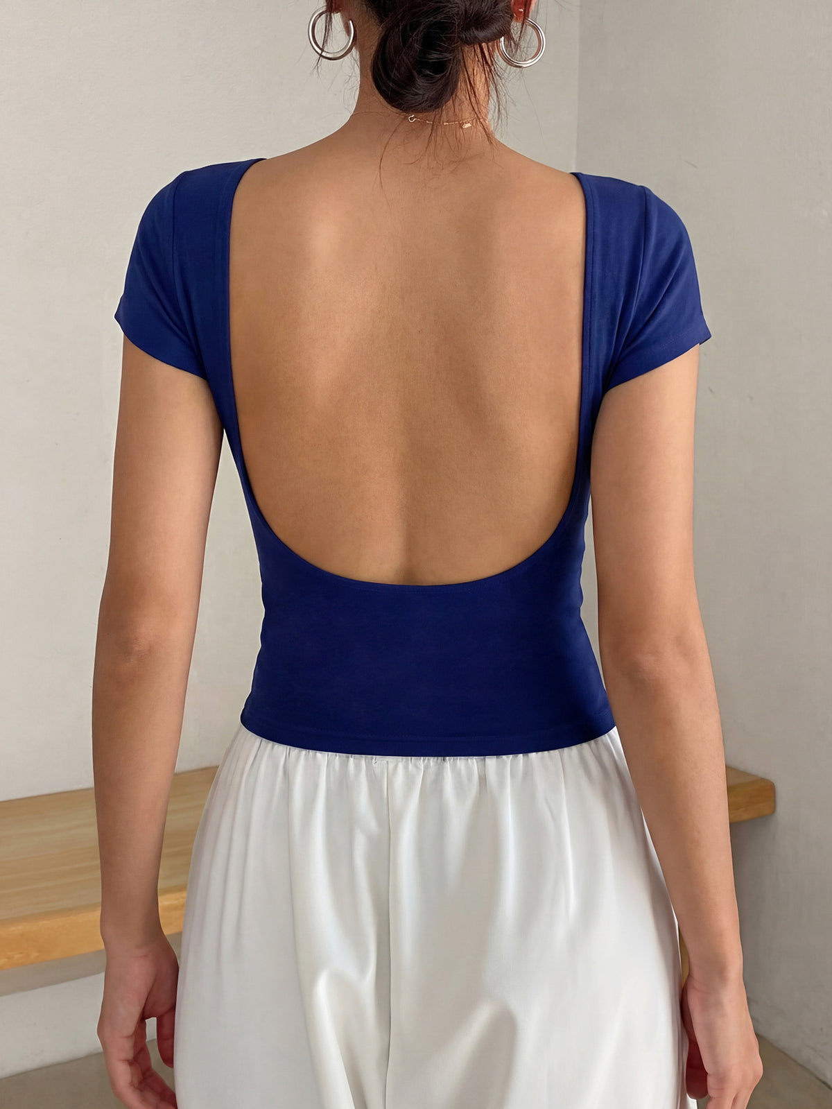 Backless Scoop Fitted Short Sleeve Tee - Blue