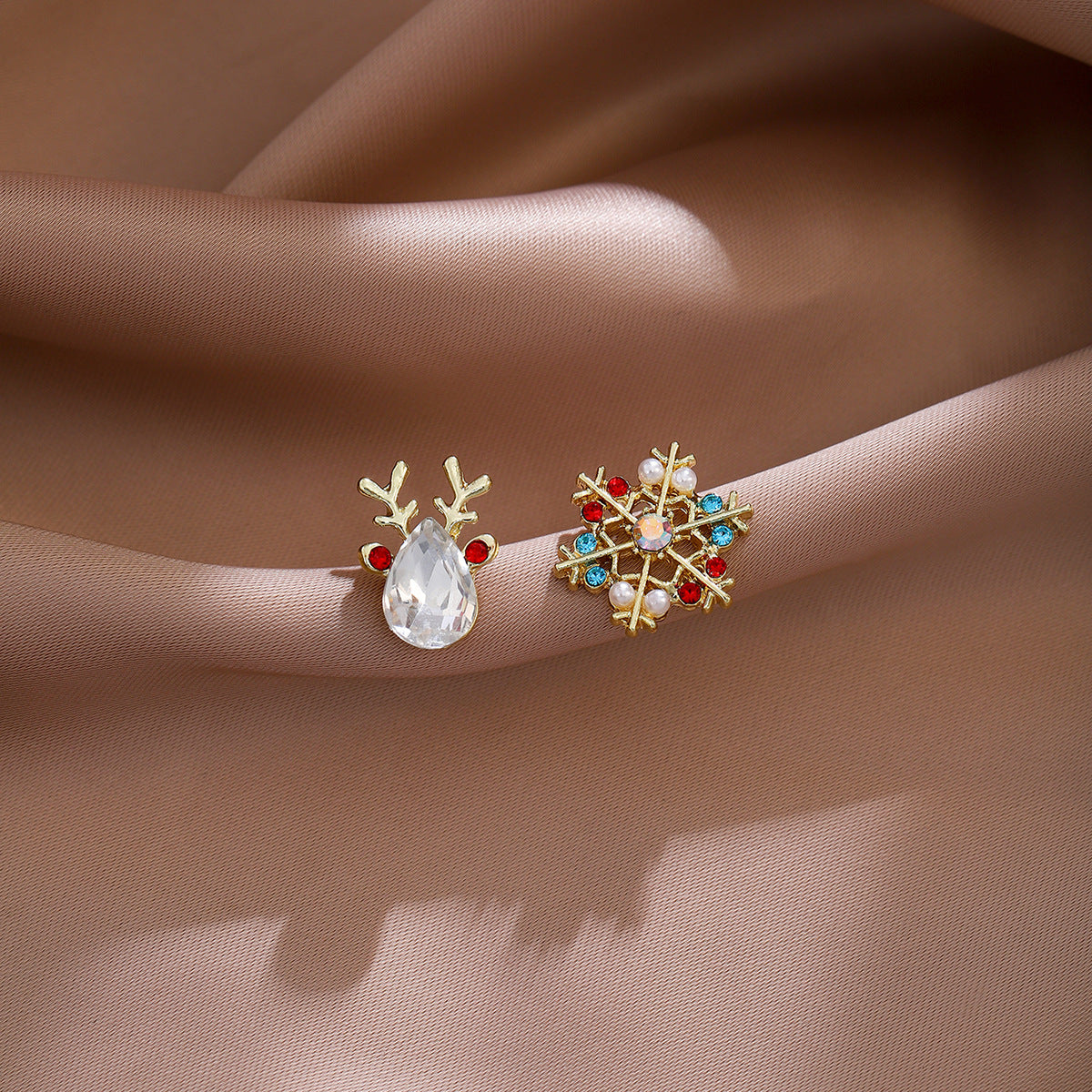 Crystal Snowflake and Reindeer Stud Earrings - Gold - 4