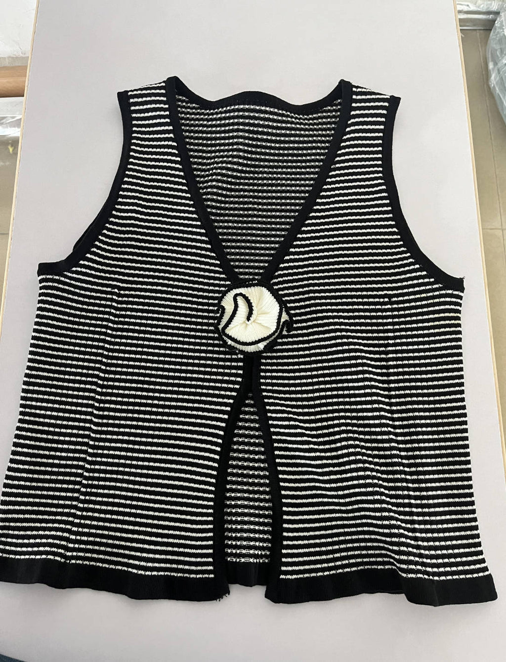 Rosette Corsage Split Front Knit Tank - black - 1