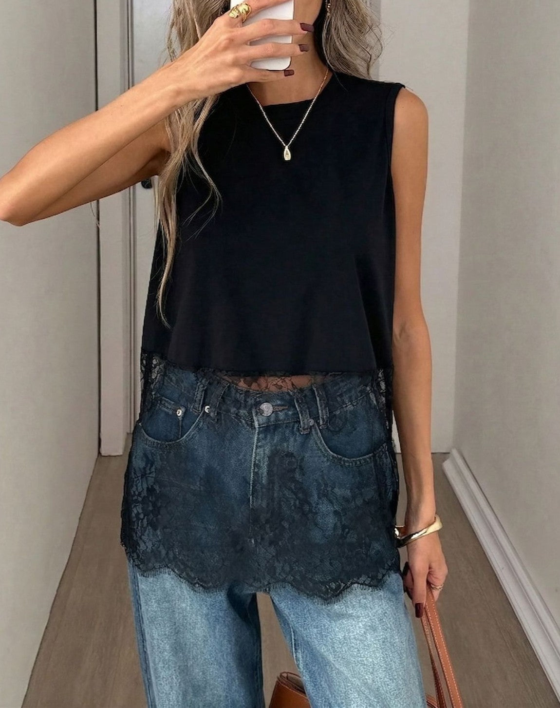Scalloped Lace Hem Sleeveless Tank - Black - 1