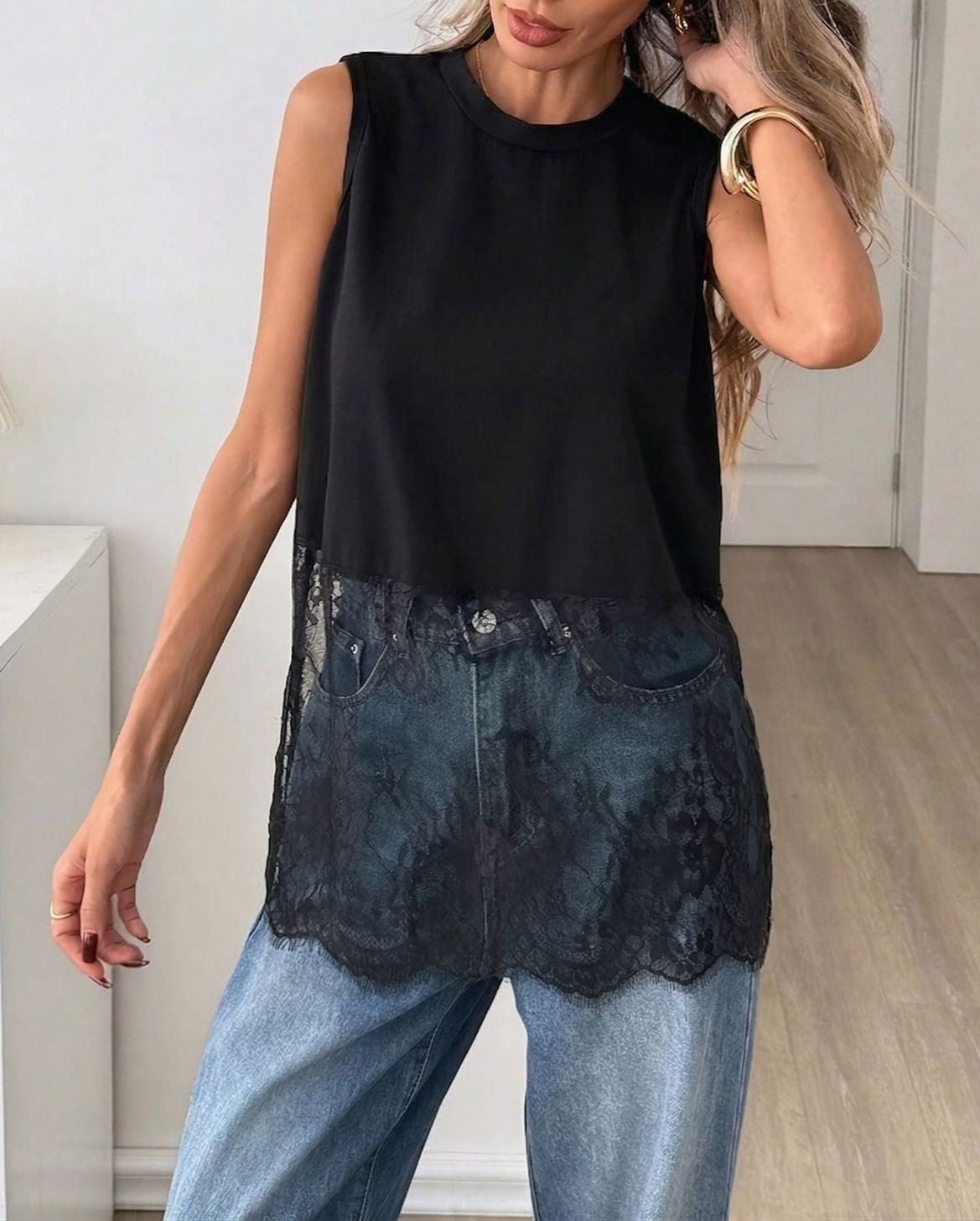 Scalloped Lace Hem Sleeveless Tank - Black - 2