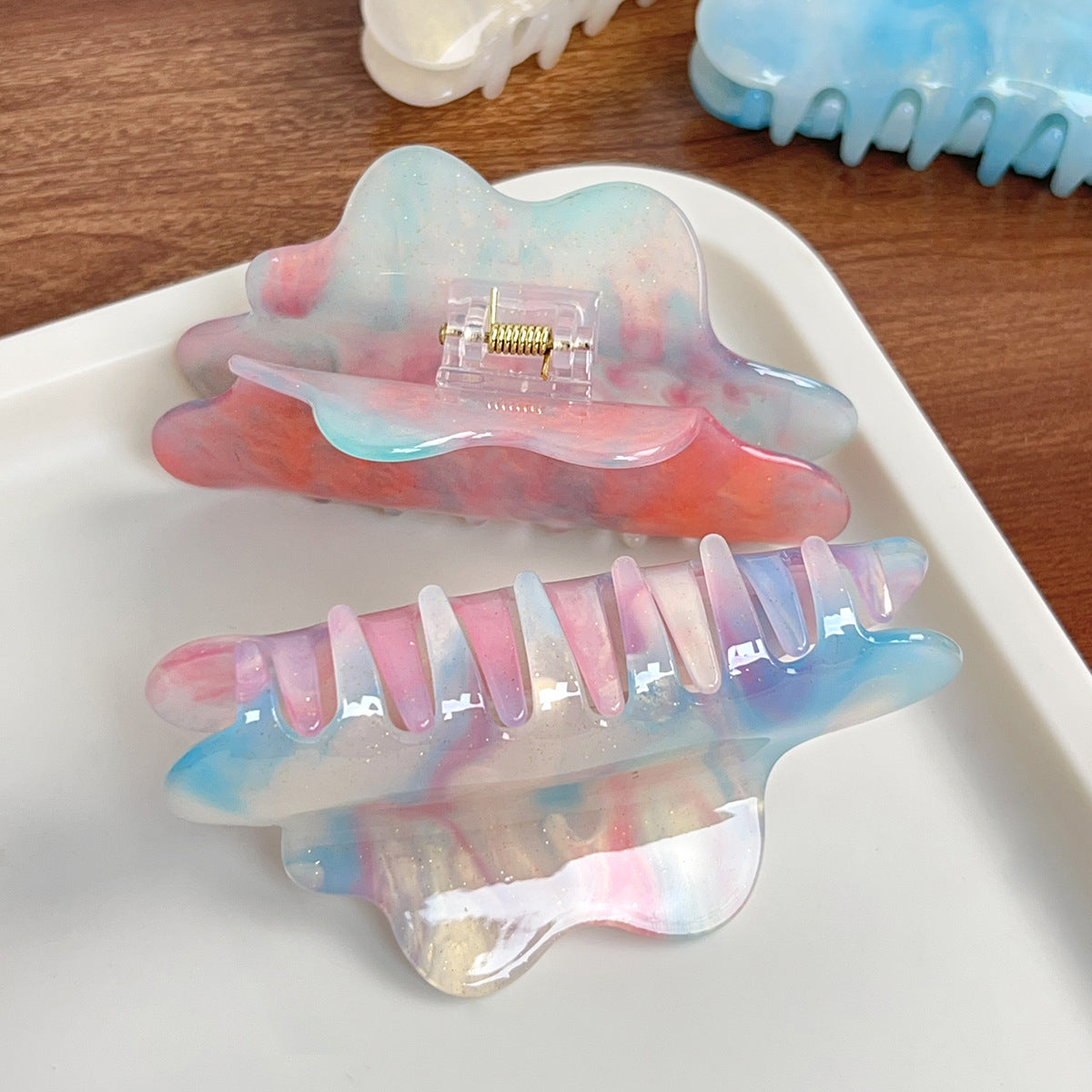 Cloud Shape Color Changing Claw Clip - view 3