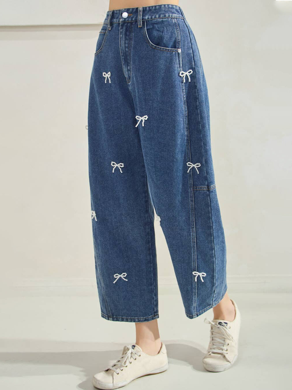Bow Embroidered Barrel Leg Cropped Jeans - Blue - 3