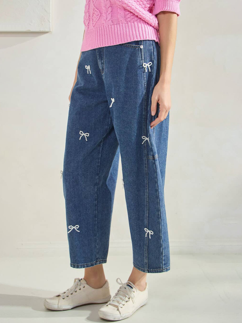 Bow Embroidered Barrel Leg Cropped Jeans - Blue - 4