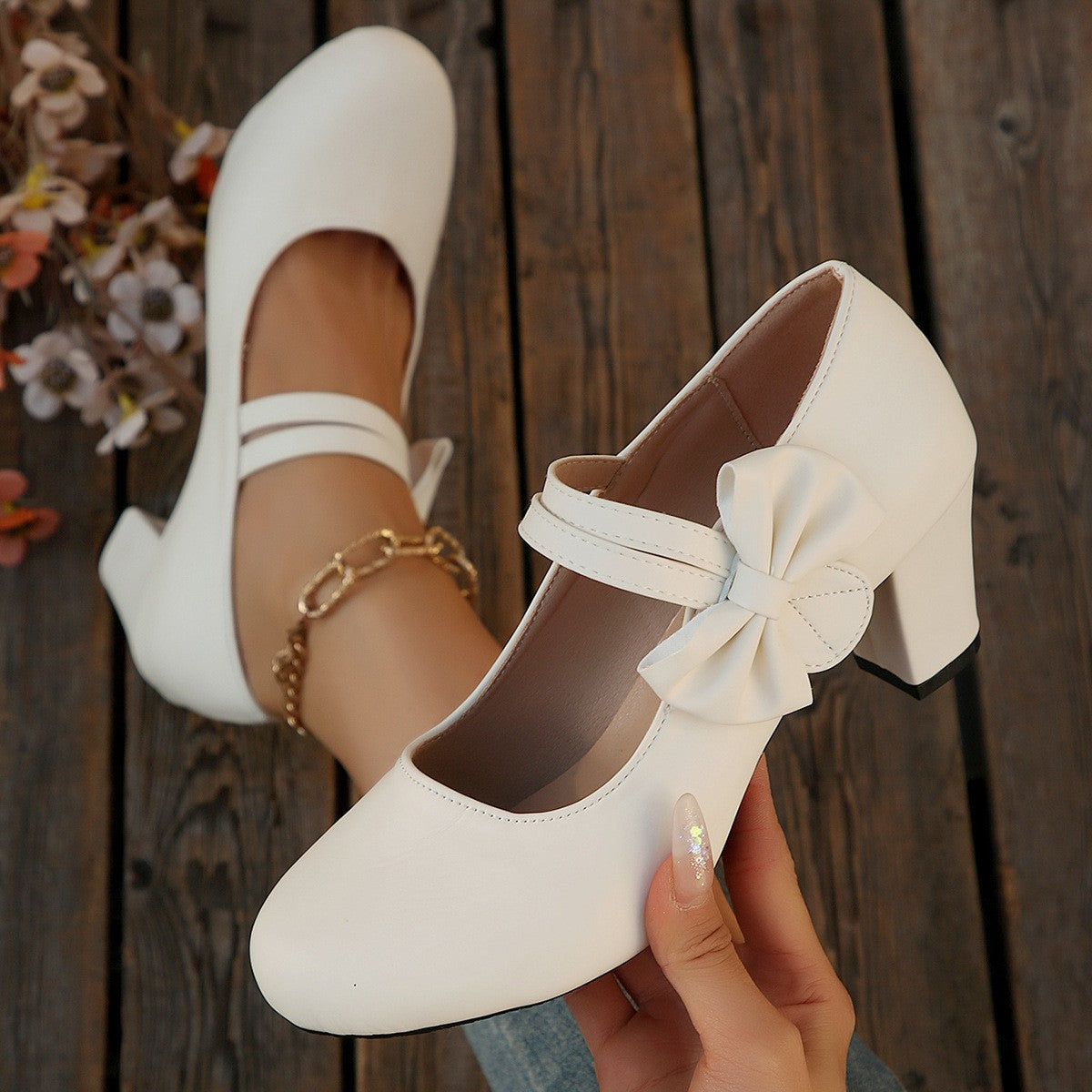 Bow Mary Jane Block Heel Pumps - White
