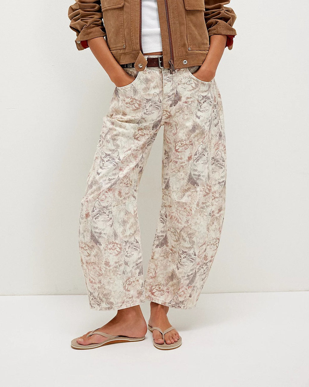 Printed Barrel Leg Mid Rise Denim Jeans - Flower