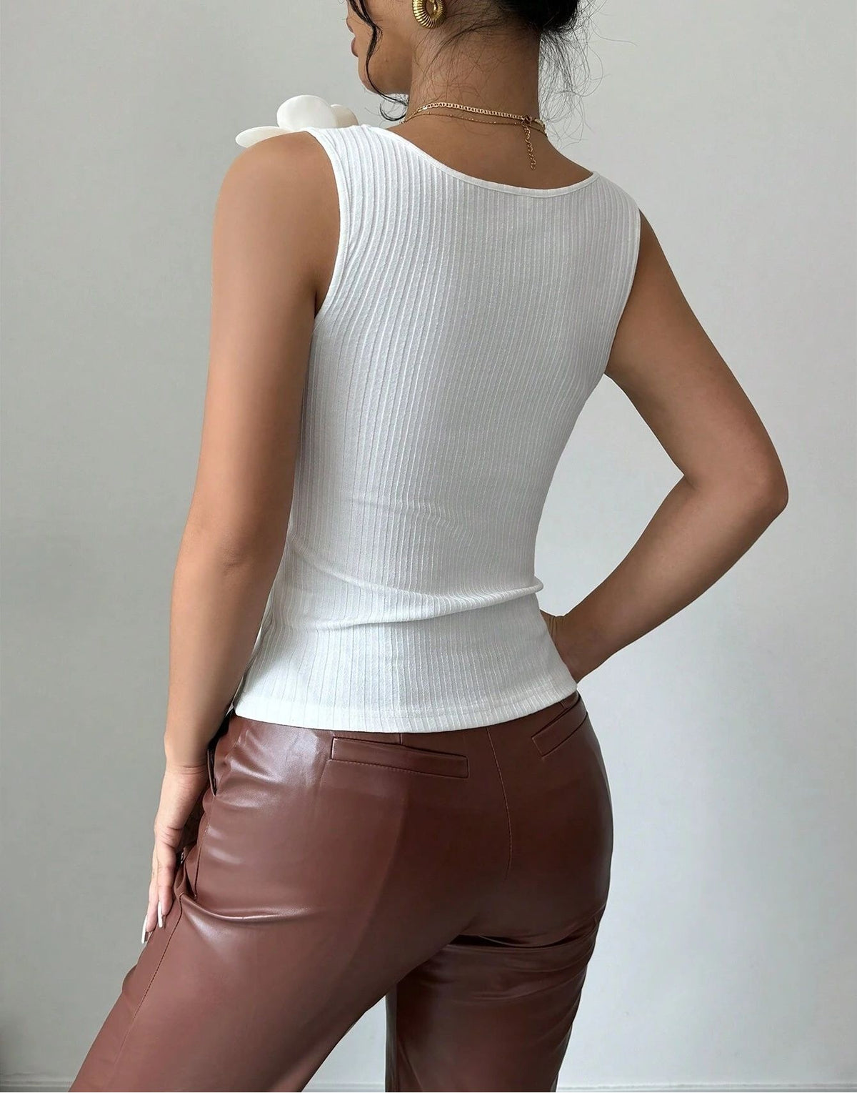 Rosette Trim Ribbed Knit Sleeveless Vest - view 2