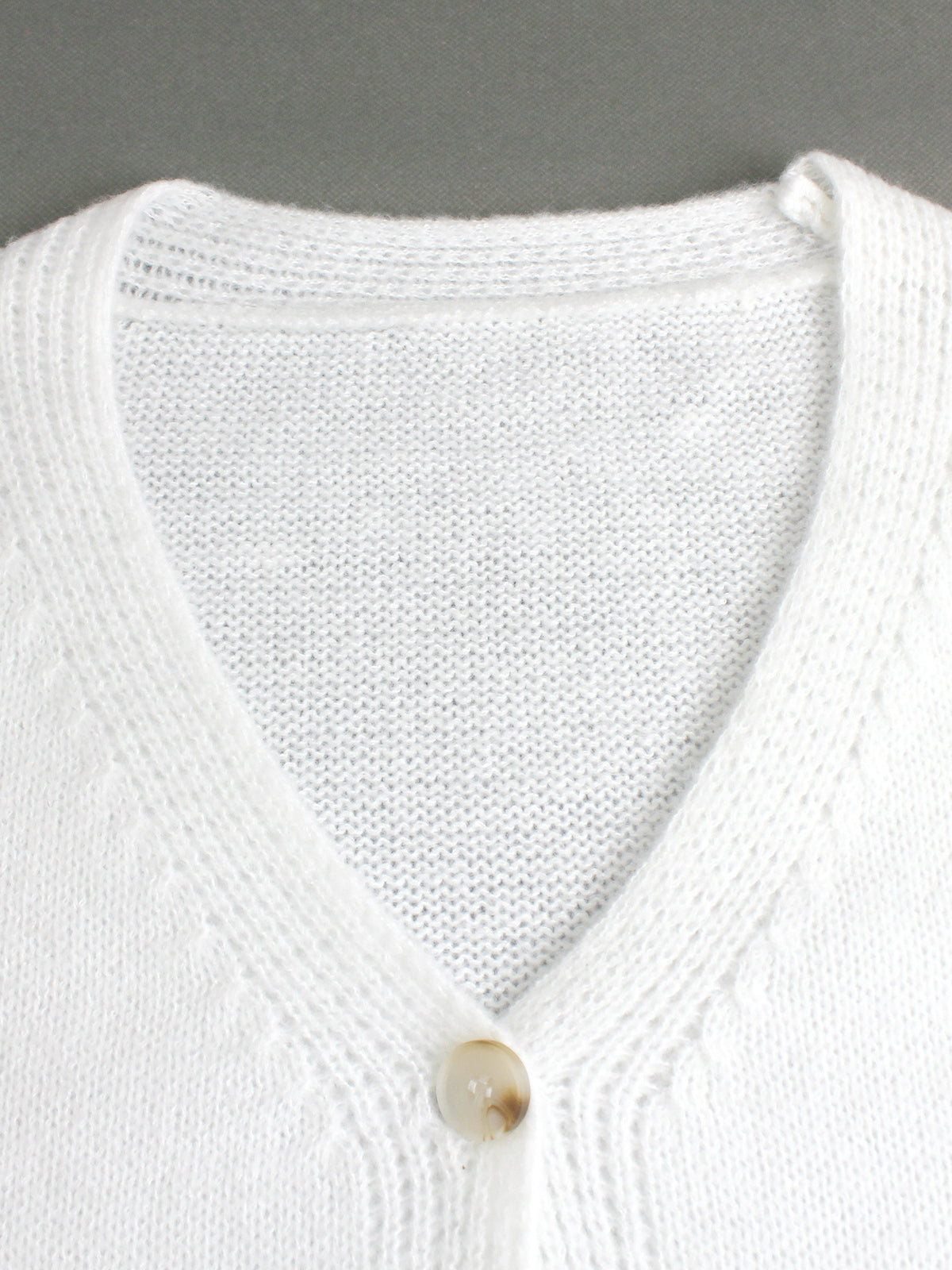 White Gingerbread Patch V-Neck Cropped Cardigan - White - 2