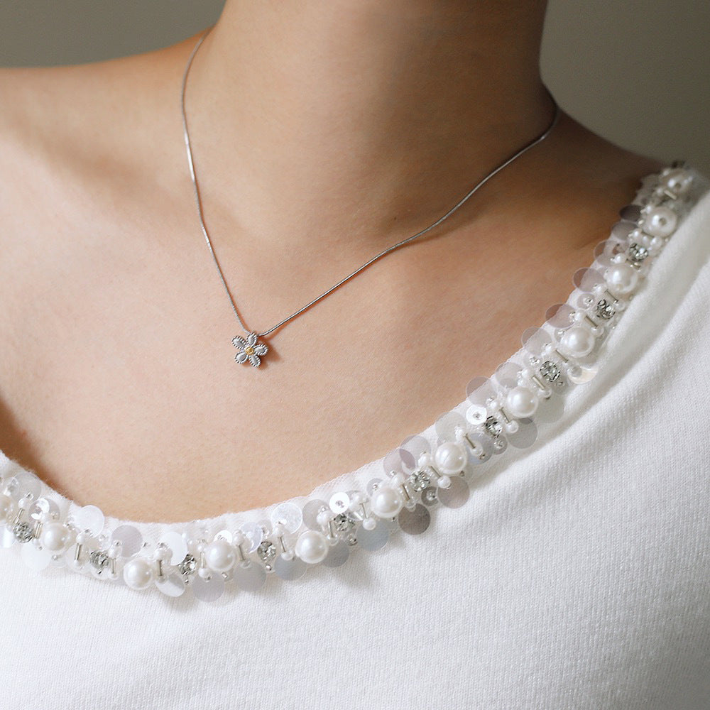 Dainty Daisy Charm Chain Necklace - Silvery - 2