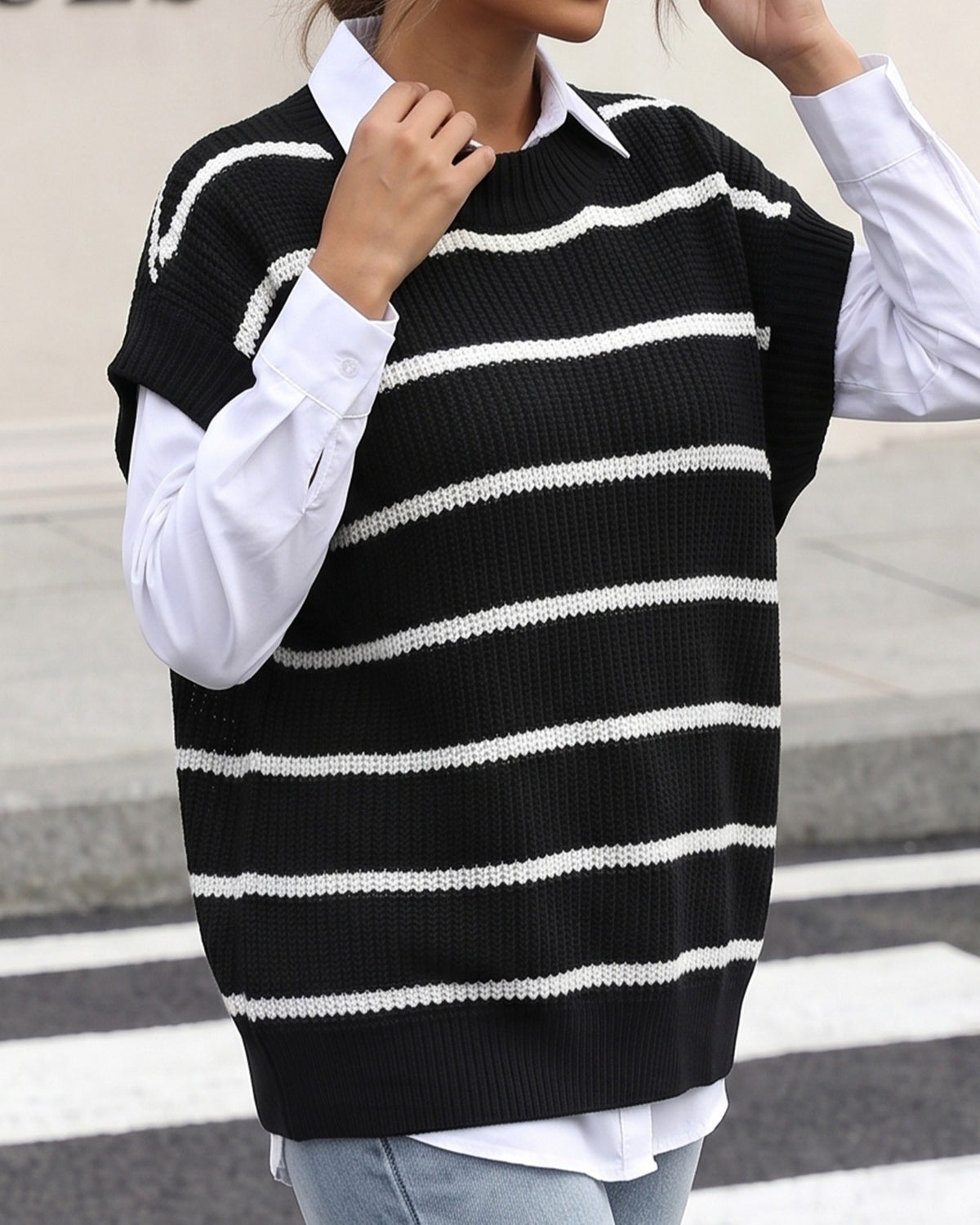 Sweater Vest With Bold Stripes And Side Slits - Black