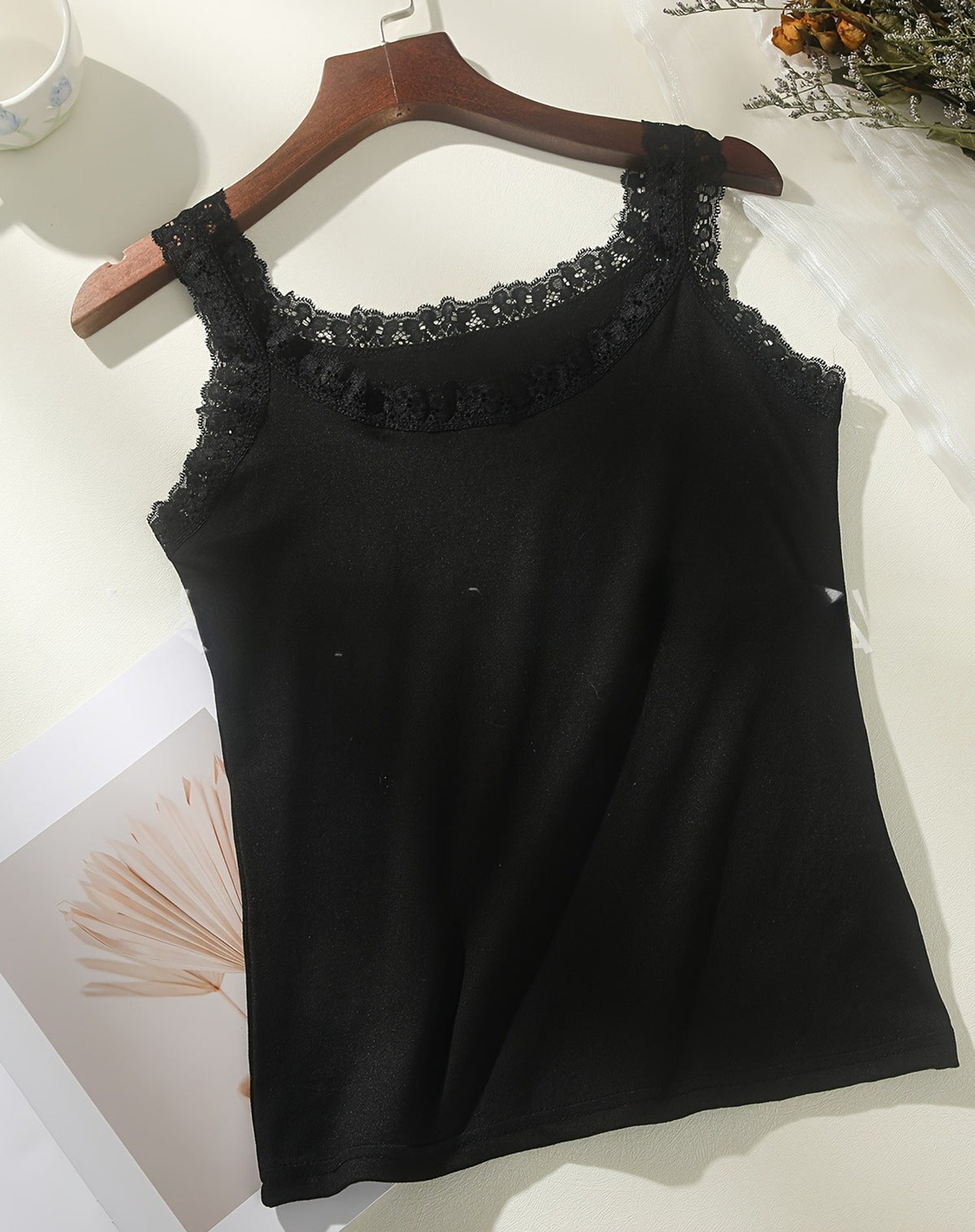 Scalloped Lace Strap Ribbed Tank Top - Black