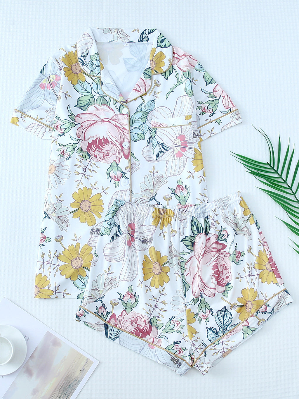 Piped Bow Print Pajama Shirt and Shorts Set - Flower