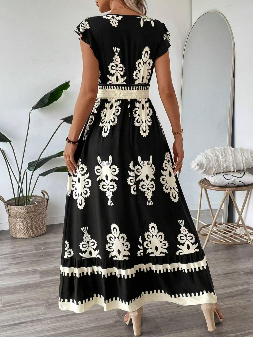 Boho Scroll Print Flutter Sleeve Maxi Dress - Black - 2